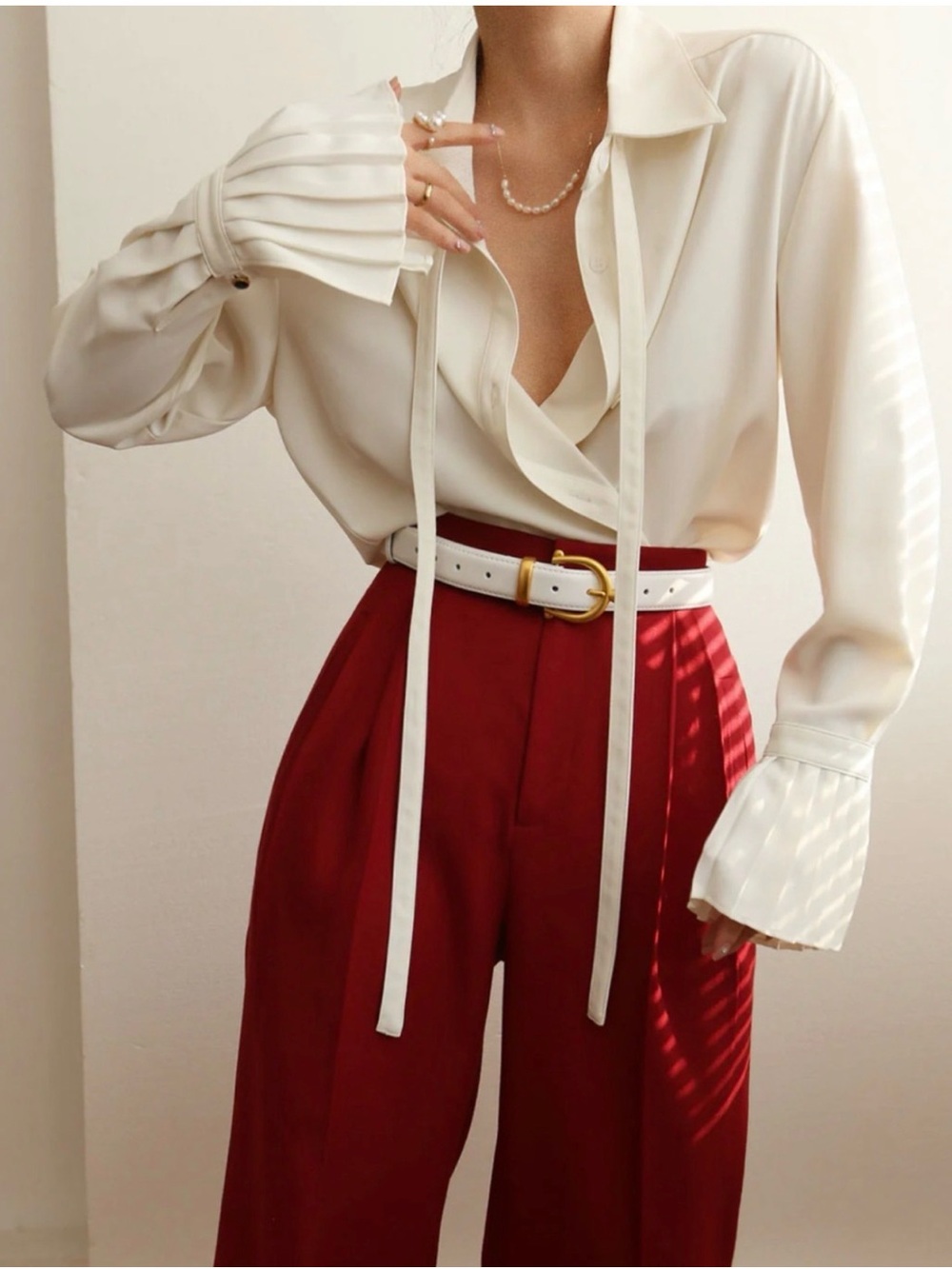 ♥️NWT Commense Cream Satin Tie-Neck Blouse/Ruffle Sleeves and Button Detailing♥️